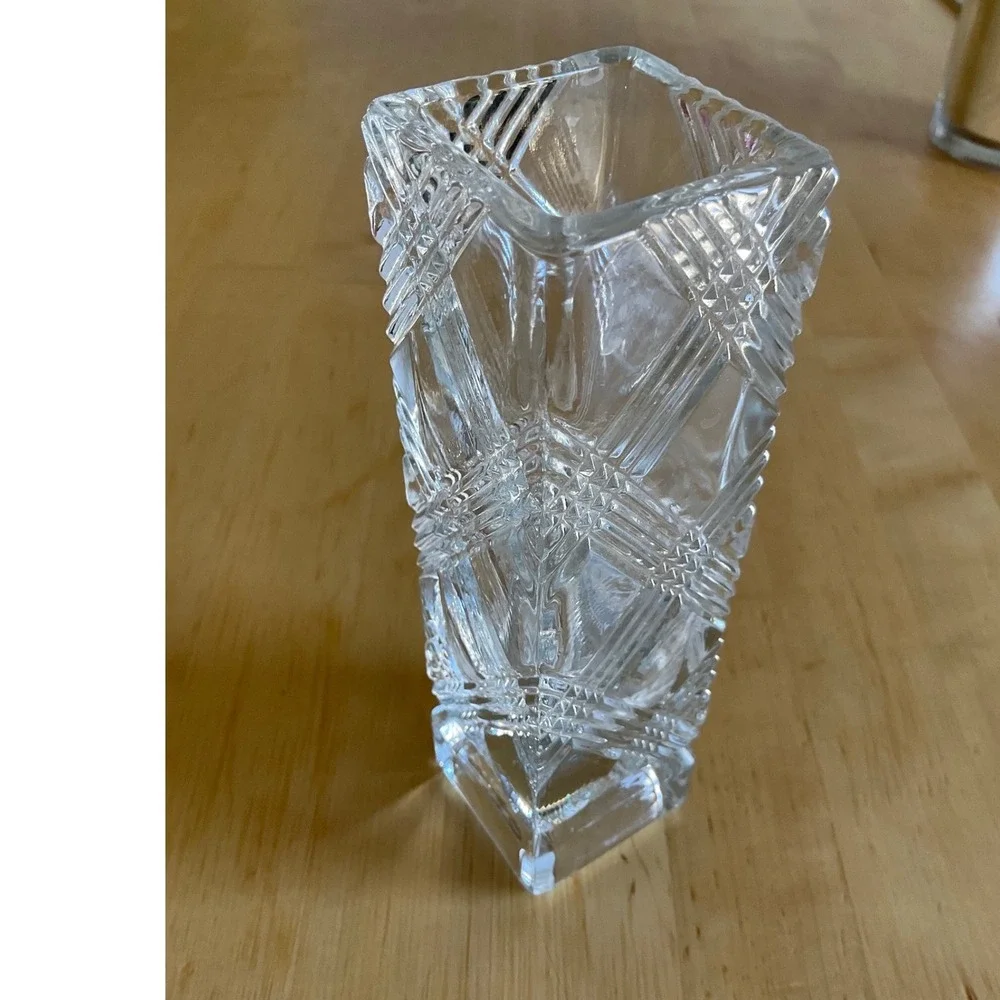 Avon Vintage Crystal Bud Vase Square Column Crisscross Cut Clear Glass 7 Inch